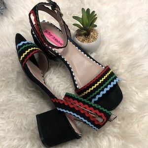 BetseyJohnson FARRAH Rick Rack SANDALS Ankle Strap Block 2.5” Heel EUC